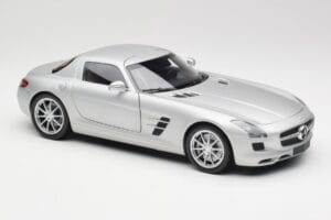 Mercedes SLS AMG C197 Iridium Silver Minichamps 1:18 100039026 Diecast - image 6 of 8