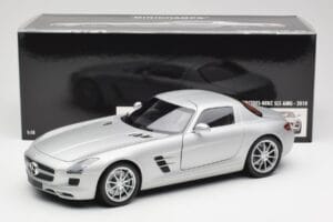 Mercedes SLS AMG C197 Iridium Silver Minichamps 1:18 100039026 Diecast - image 8 of 8