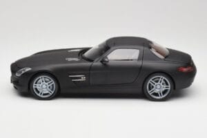 Mercedes SLS AMG C197 Matte Black Minichamps 1:18 100039027 Diecast - image 4 of 8