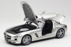 Mercedes SLS AMG C197 Matt Silver Minichamps 1:18 100039029 Diecast - image 2 of 8
