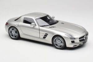 Mercedes SLS AMG C197 Matt Silver Minichamps 1:18 100039029 Diecast - image 6 of 8