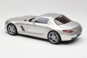 Mercedes SLS AMG C197 Matt Silver Minichamps 1:18 100039029 Diecast - image 7 of 8