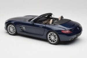 Mercedes SLS AMG R197 Roadster South Seas Blue Minichamps 1:18 100039031 Diecast - image 7 of 8