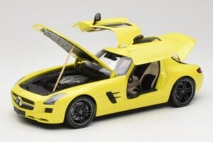 Mercedes SLS AMG C197 Yellow Minichamps 1:18 100039022 Diecast - image 2 of 8