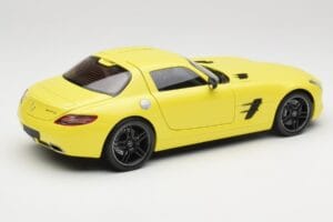 Mercedes SLS AMG C197 Yellow Minichamps 1:18 100039022 Diecast - image 3 of 8