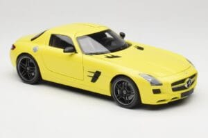 Mercedes SLS AMG C197 Yellow Minichamps 1:18 100039022 Diecast - image 6 of 8
