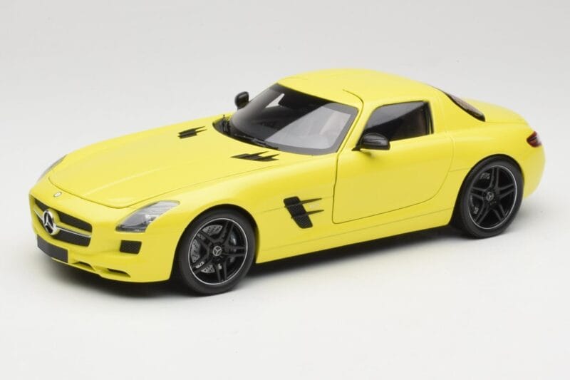 Mercedes SLS AMG C197 Yellow Minichamps 1:18 100039022 Diecast