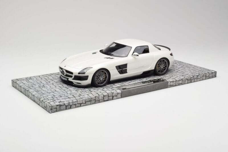 Mercedes Brabus SLS AMG 700 Biturbo Pearl White Minichamps 1:18 107032020 Diecast