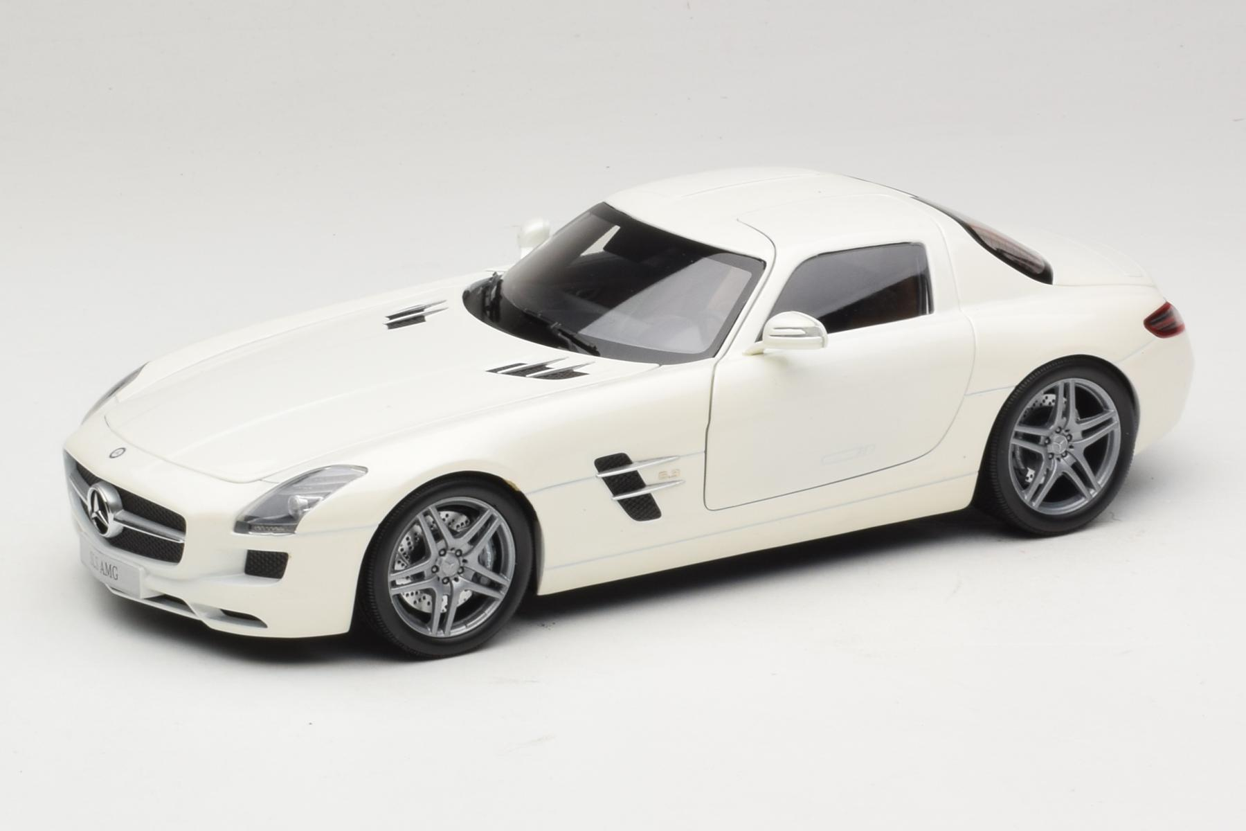 Minichamps Mercedes SLS AMG Museum 1:18 Diecast