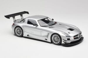 Mercedes SLS AMG GT3 C197 Street Silver Minichamps 1:18 151113100 Diecast - image 4 of 6