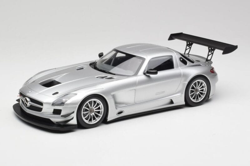 Mercedes SLS AMG GT3 C197 Street Silver Minichamps 1:18 151113100 Diecast