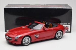 Mercedes SLS AMG R197 Roadster Le Mans Red Minichamps 1:18 100039030 Diecast - image 8 of 8