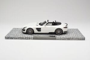 Mercedes Brabus SLS AMG 700 Biturbo Roadster Pearl White Minichamps 1:18 107032130 Diecast - image 3 of 6