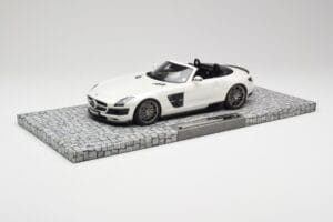 Mercedes Brabus SLS AMG 700 Biturbo Roadster Pearl White Minichamps 1:18 107032130 Diecast