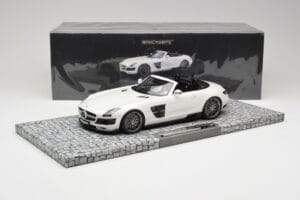 Mercedes Brabus SLS AMG 700 Biturbo Roadster Pearl White Minichamps 1:18 107032130 Diecast - image 6 of 6