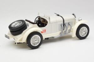 Mercedes SSKL White & Cream Bburago 1:18 3002-M1 Diecast - image 2 of 6