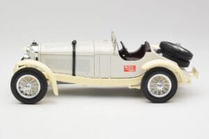 Mercedes SSKL White & Cream Bburago 1:18 3002-M1 Diecast - image 3 of 6
