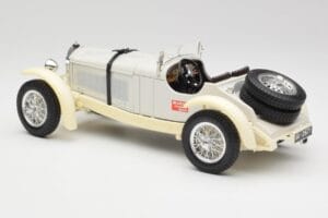 Mercedes SSKL White & Cream Bburago 1:18 3002-M1 Diecast - image 5 of 6