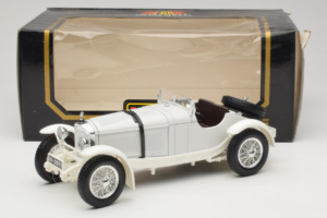Mercedes SSKL White 1931 Bburago 1:18 3002-M2 Diecast - image 6 of 6