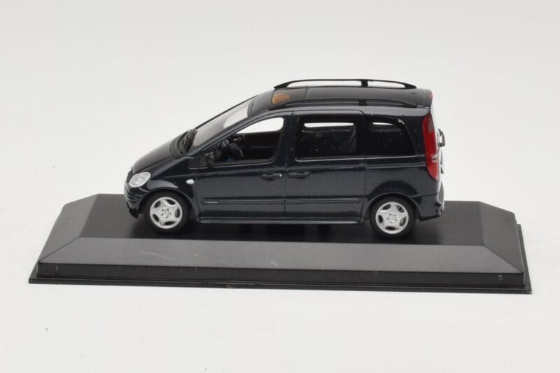 Mercedes Vaneo Dark Blue Minichamps 1:43 400031200 Diecast