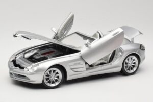 Mercedes Vision SLR Roadster Silver Maisto 1:18 B66962107 Diecast - image 2 of 8