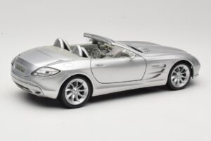 Mercedes Vision SLR Roadster Silver Maisto 1:18 B66962107 Diecast - image 3 of 8