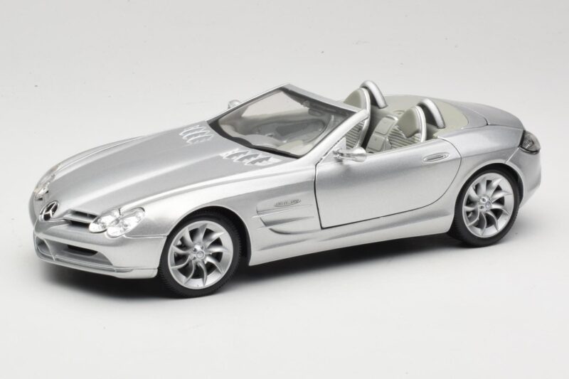 Mercedes Vision SLR Roadster Silver Maisto 1:18 B66962107 Diecast