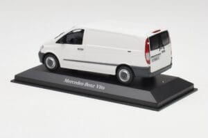 Mercedes Vito Arctic White Minichamps 1:43 B66960524 Diecast - image 3 of 4