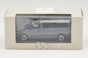 Mercedes Vito W638 Lugano Grey Minichamps 1:43 B67871201 Diecast - image 4 of 4