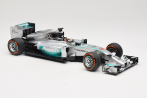 Mercedes W05 #44 L. Hamilton Mercedes AMG Petronas Malaysian Grand Prix Winner 2014 Minichamps 1:18 110140144 Diecast - image 4 of 7