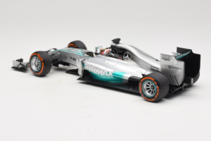 Mercedes W05 #44 L. Hamilton Mercedes AMG Petronas Malaysian Grand Prix Winner 2014 Minichamps 1:18 110140144 Diecast - image 5 of 7