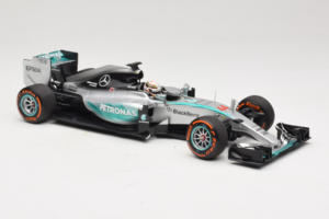 Mercedes W06 #44 L. Hamilton Mercedes AMG Petronas Japanese Grand Prix Winner 2015 Minichamps 1:18 110150344 Diecast - image 4 of 7