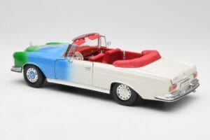 Mercedes 280SE W108 Tricolor Maisto 1:18 56014 Diecast - image 7 of 8