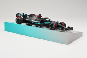 Mercedes W11 #63 G. Russell Mercedes AMG Petronas Sakhir Grand Prix 2020 Minichamps 1:18 113201663 Resin - image 4 of 7