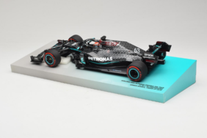 Mercedes W11 #63 G. Russell Mercedes AMG Petronas Sakhir Grand Prix 2020 Minichamps 1:18 113201663 Resin - image 5 of 7