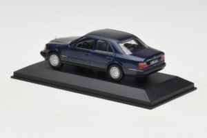 Mercedes W124 Dark Blue Minichamps 1:43 MB006 Diecast - image 3 of 4
