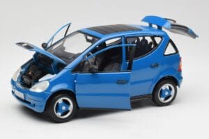 Mercedes A-Class W168 Azure Blue Maisto 1:18 50311 Diecast - image 2 of 8
