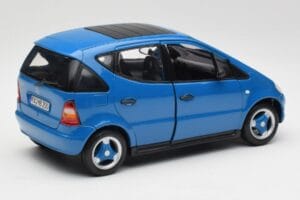 Mercedes A-Class W168 Azure Blue Maisto 1:18 50311 Diecast - image 3 of 8