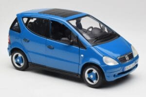 Mercedes A-Class W168 Azure Blue Maisto 1:18 50311 Diecast - image 6 of 8