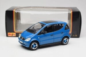 Mercedes A-Class W168 Azure Blue Maisto 1:18 50311 Diecast - image 8 of 8
