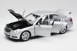 Mercedes E-Class W212 Avantgarde Iridium Silver Paint Issue 2 Minichamps 1:18 B66960212-D2 Diecast - image 2 of 11