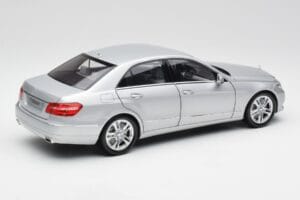 Mercedes E-Class W212 Avantgarde Iridium Silver Paint Issue 2 Minichamps 1:18 B66960212-D2 Diecast - image 3 of 11