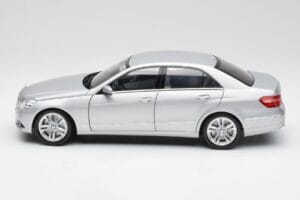 Mercedes E-Class W212 Avantgarde Iridium Silver Paint Issue 1 Minichamps 1:18 B66960212-D1 Diecast - image 4 of 11
