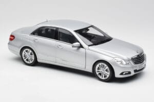 Mercedes E-Class W212 Avantgarde Iridium Silver Paint Issue 1 Minichamps 1:18 B66960212-D1 Diecast - image 6 of 11