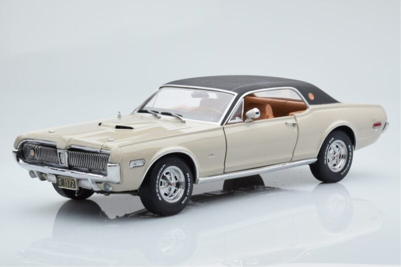 Mercury Cougar XR7-G Fawn Sun Star 1:18 1572 Diecast