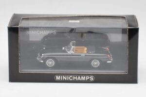MGB Cabriolet Black Minichamps 1:43 430131030 Diecast - image 4 of 4