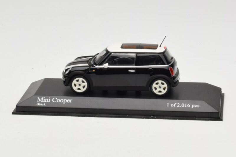 MINI Cooper R50 Black Minichamps 1:43 431138101 Diecast