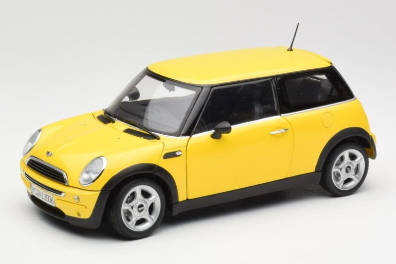 Mini Cooper One R50 Aerodynamics Package Yellow Kyosho 1:18 80430148553 Diecast