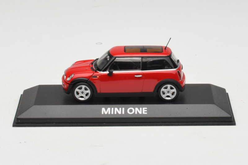Mini Cooper Red Minichamps 1:43 MINI010 Diecast