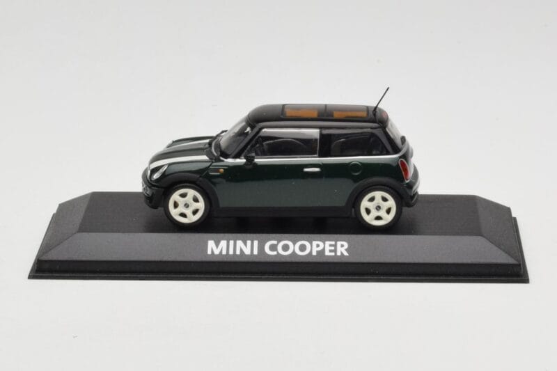 Mini Cooper S R53 Green With Stripes Minichamps 1:43 MINI006 Diecast